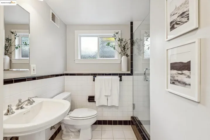 914 Glendome Cir, Oakland, California 94602