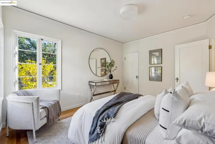 914 Glendome Cir, Oakland, California 94602