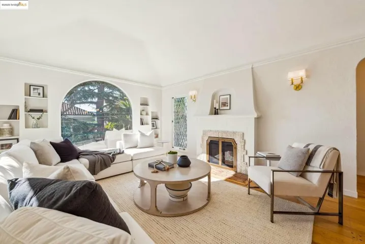 914 Glendome Cir, Oakland, California 94602