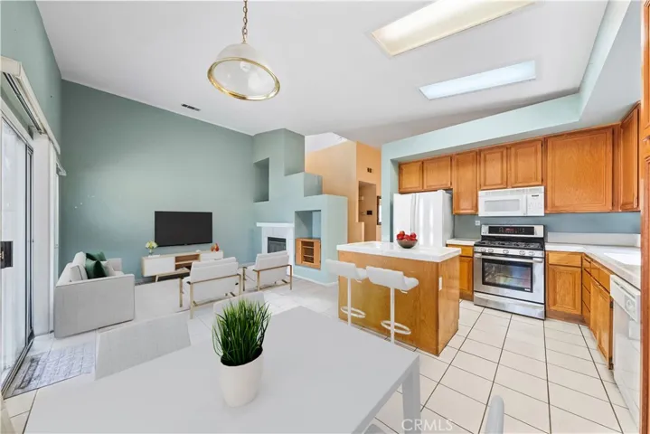 32405 Oak Knoll Lane, Lake Elsinore, California 92530