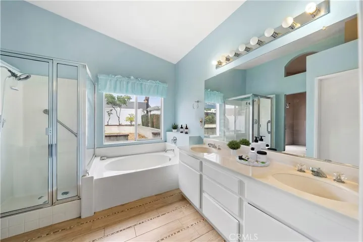 32405 Oak Knoll Lane, Lake Elsinore, California 92530
