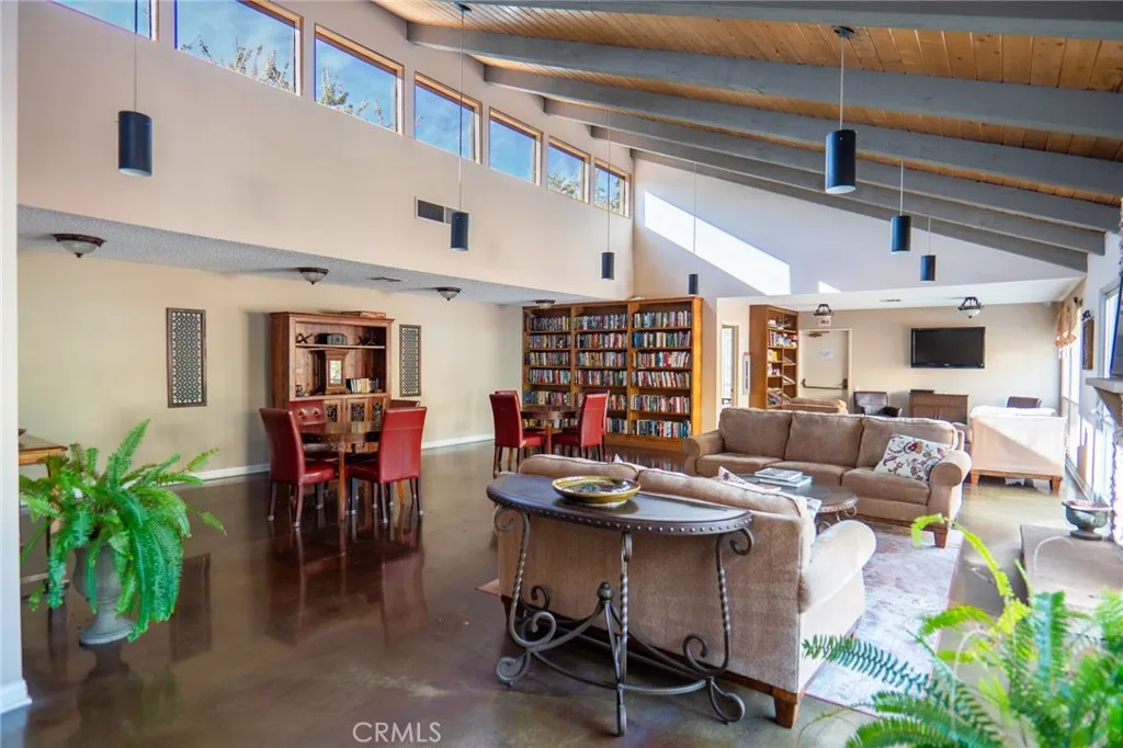 327 Chestnut Hill Court 22, Thousand Oaks, California 91360 home-pic-18