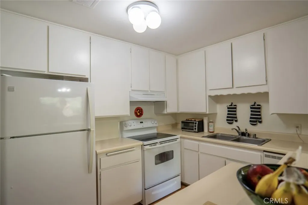 327 Chestnut Hill Court 22, Thousand Oaks, California 91360 home-pic-10