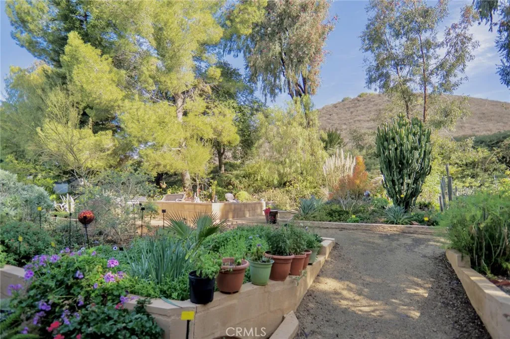 327 Chestnut Hill Court 22, Thousand Oaks, California 91360 home-pic-26