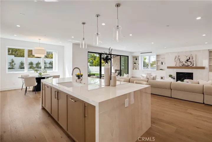 711 N Dianthus Street, Manhattan Beach, California 90266
