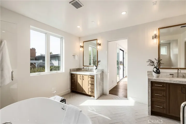 711 N Dianthus Street, Manhattan Beach, California 90266