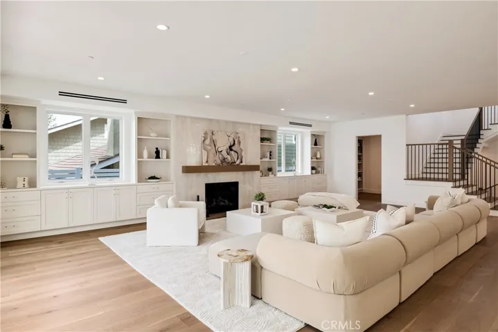 711 N Dianthus Street, Manhattan Beach, California 90266