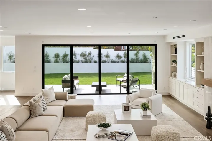 711 N Dianthus Street, Manhattan Beach, California 90266