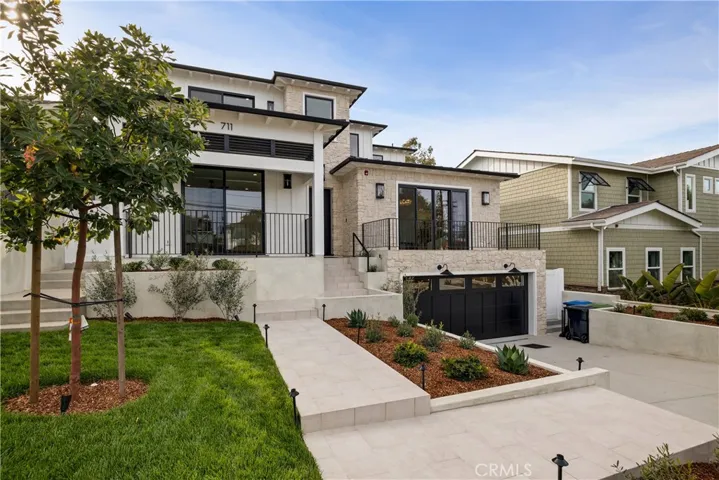 711 N Dianthus Street, Manhattan Beach, California 90266