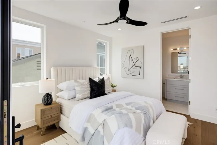 711 N Dianthus Street, Manhattan Beach, California 90266