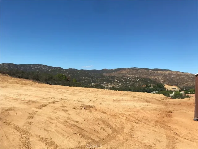 37711 Via Calorin, view of graded pad.