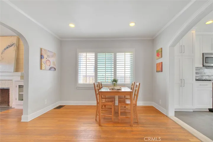 1888 E Villa Street, Pasadena, California 91107