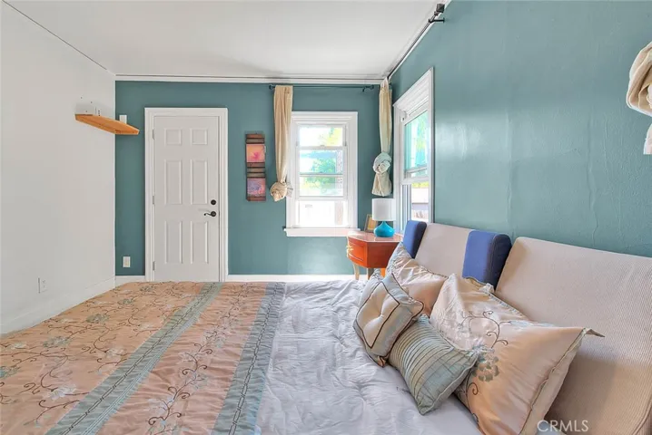 1888 E Villa Street, Pasadena, California 91107