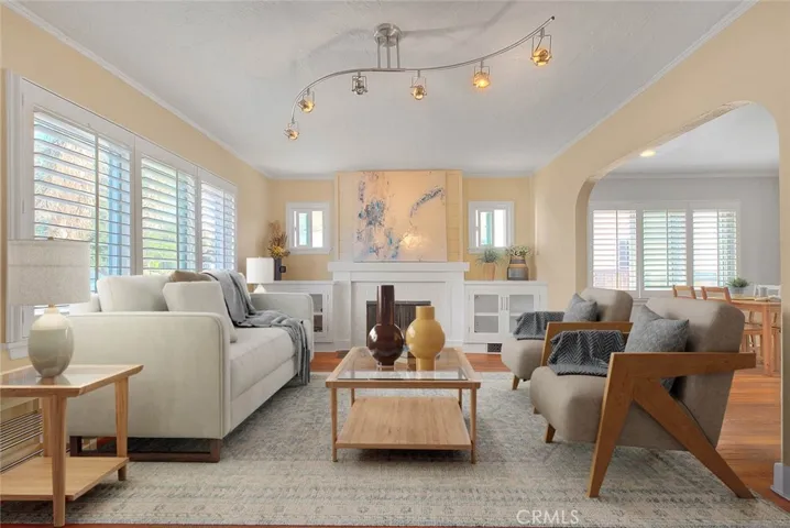 1888 E Villa Street, Pasadena, California 91107