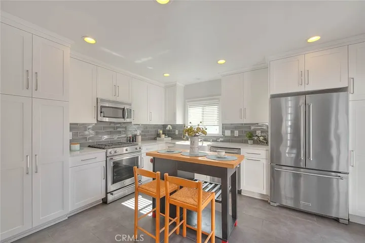 1888 E Villa Street, Pasadena, California 91107