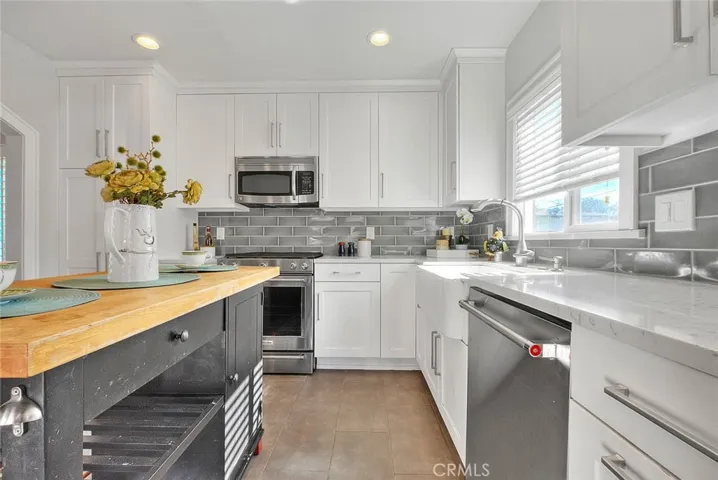 1888 E Villa Street, Pasadena, California 91107