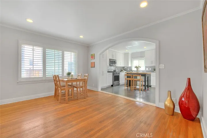 1888 E Villa Street, Pasadena, California 91107