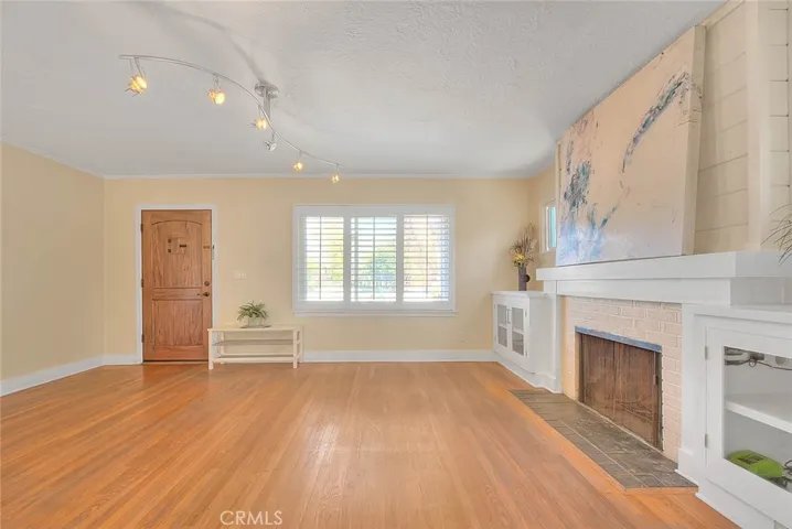 1888 E Villa Street, Pasadena, California 91107