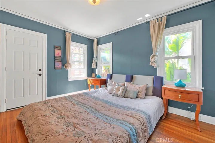 1888 E Villa Street, Pasadena, California 91107