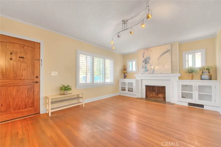 1888 E Villa Street, Pasadena, California 91107