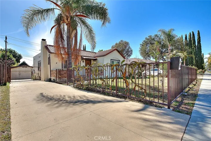 1888 E Villa Street, Pasadena, California 91107