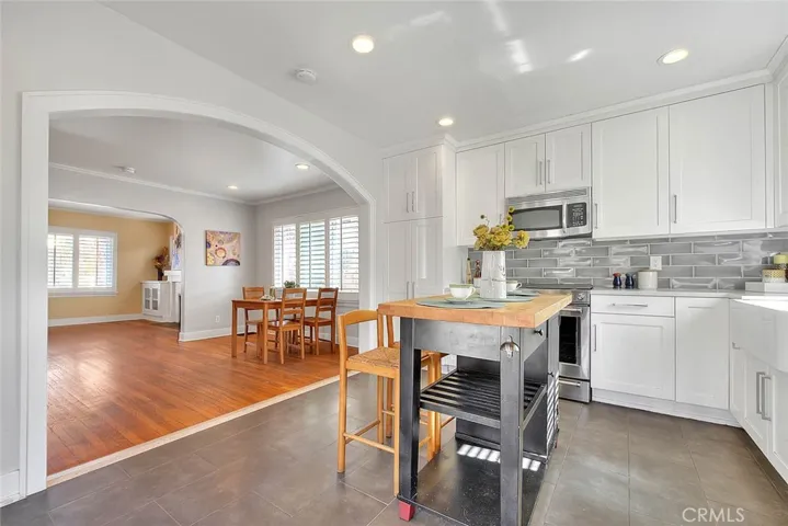 1888 E Villa Street, Pasadena, California 91107