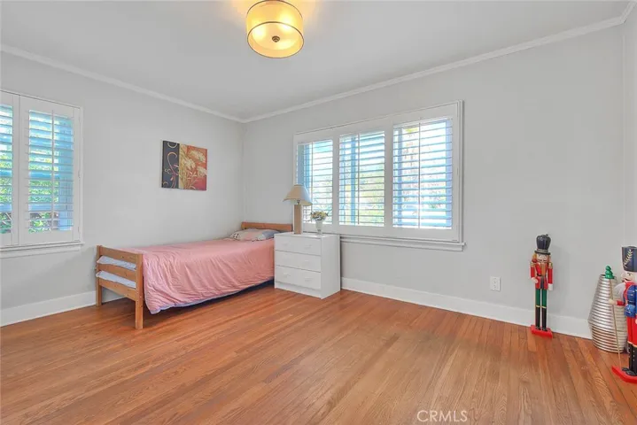 1888 E Villa Street, Pasadena, California 91107