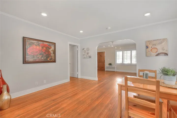 1888 E Villa Street, Pasadena, California 91107