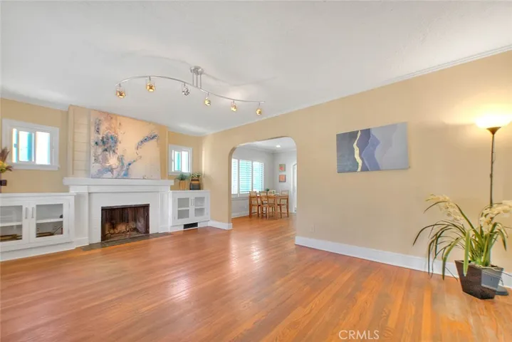 1888 E Villa Street, Pasadena, California 91107