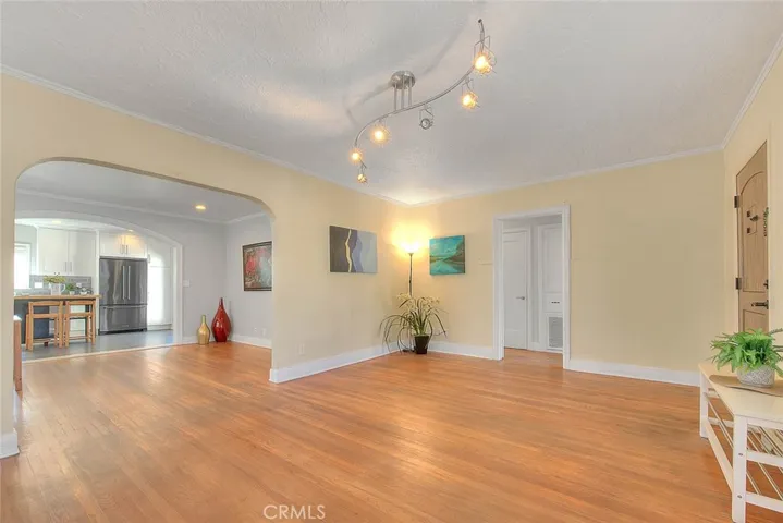 1888 E Villa Street, Pasadena, California 91107