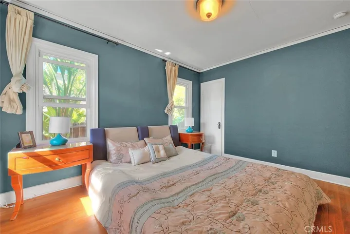 1888 E Villa Street, Pasadena, California 91107