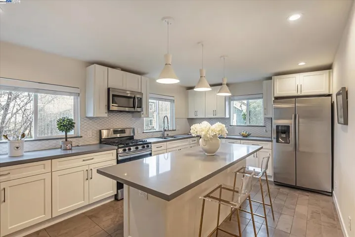 2219 E 27th St, Oakland, California 94606
