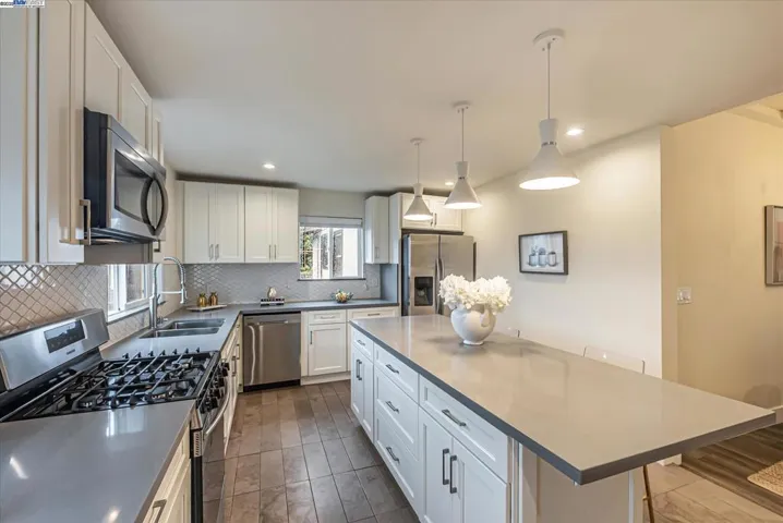 2219 E 27th St, Oakland, California 94606
