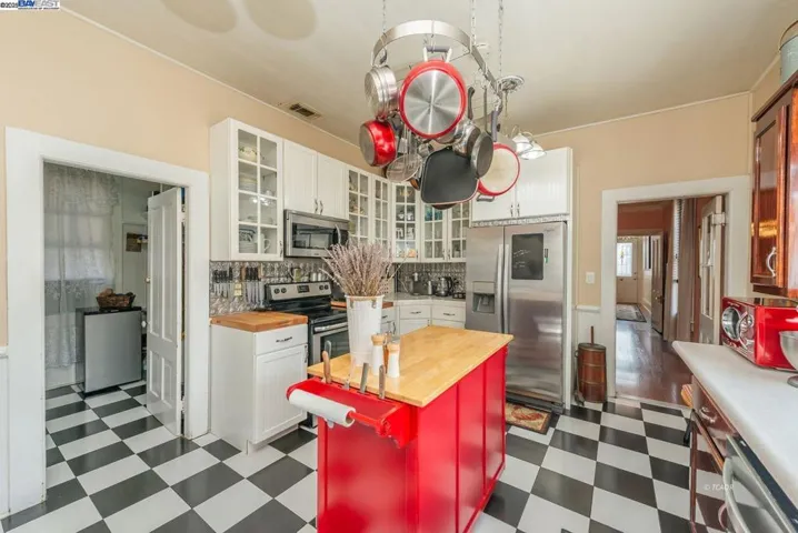 65 Court St., Weaverville, California 96093