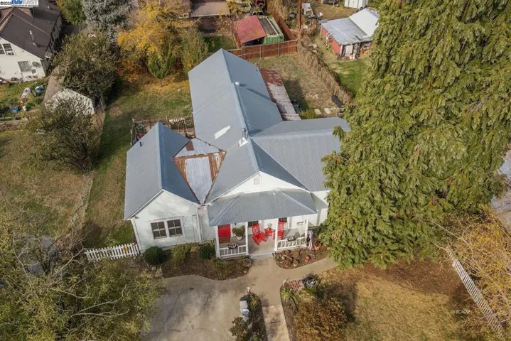 65 Court St., Weaverville, California 96093