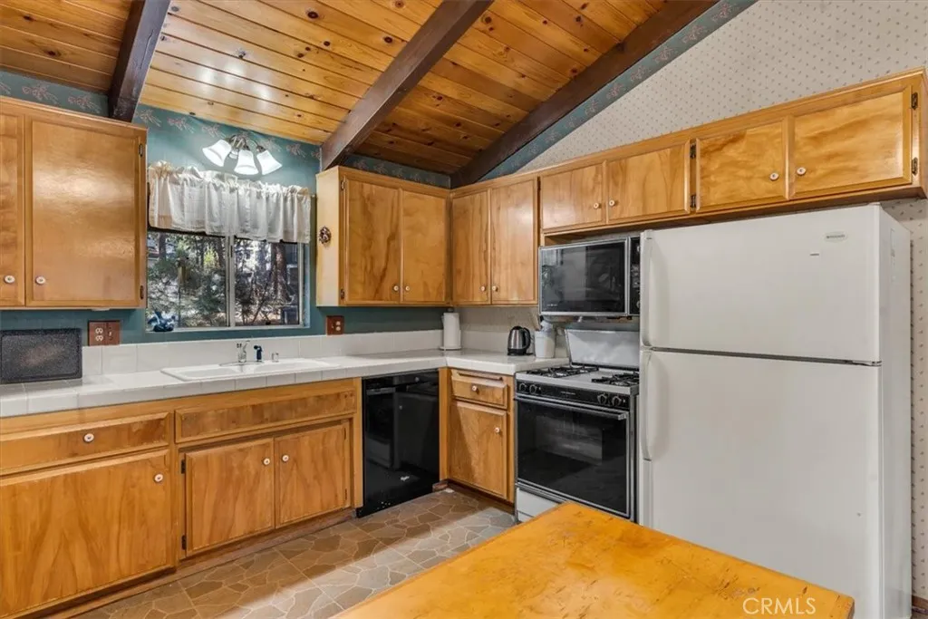 1627 Barbara Street, Wrightwood, California 92397 home-pic-12
