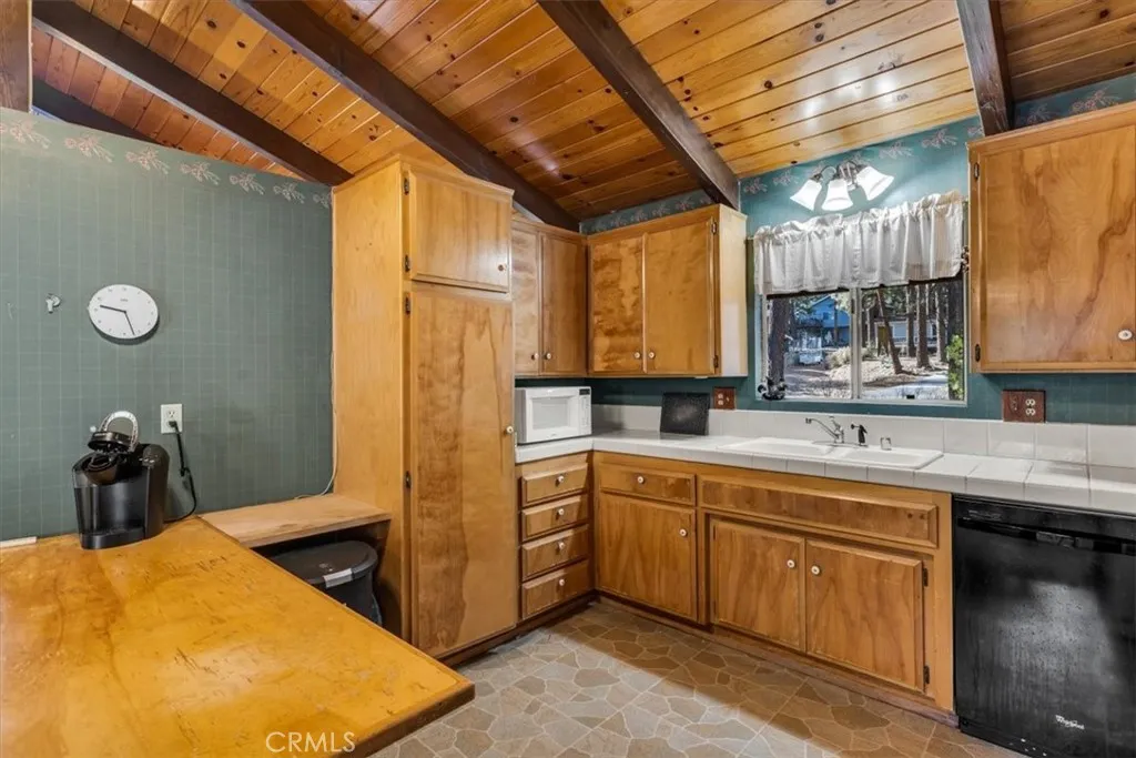 1627 Barbara Street, Wrightwood, California 92397 home-pic-11
