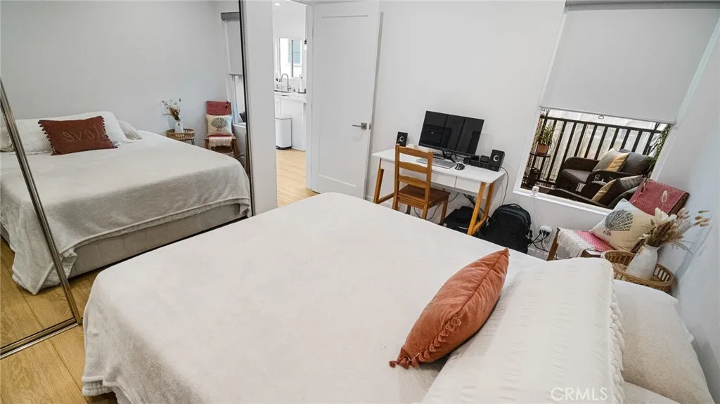 237 W 6th Street, Long Beach, California 90802 home-pic-27