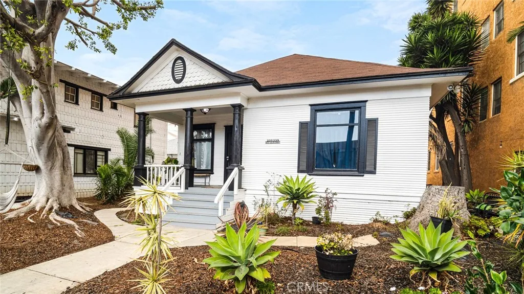 237 W 6th Street, Long Beach, California 90802 home-pic-0