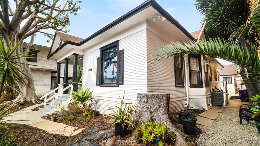 237 W 6th Street, Long Beach, California 90802 home-pic-15