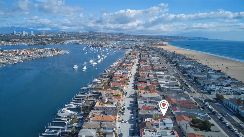 View of the area: Bay on the left and Ocean on the right