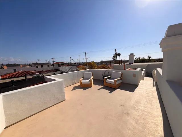 Rooftop deck with views to Bay and peek ocean view