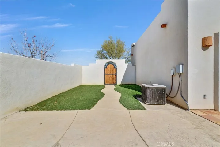Private Courtyard 3