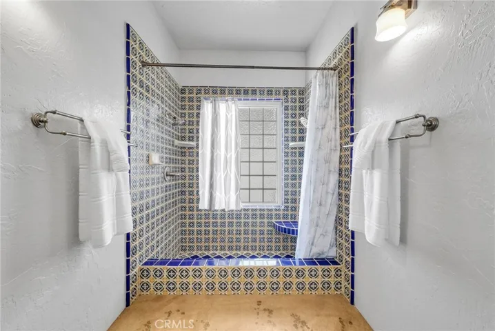 Primary Shower with Dual Shower Heads