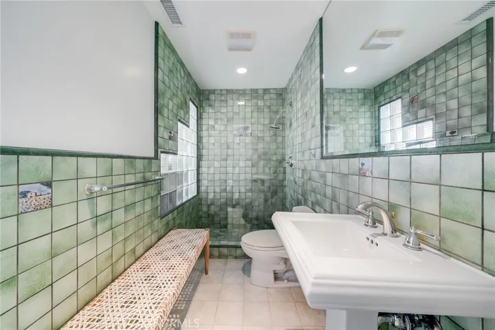 979 Capistrano Avenue, Laguna Beach, California 92651