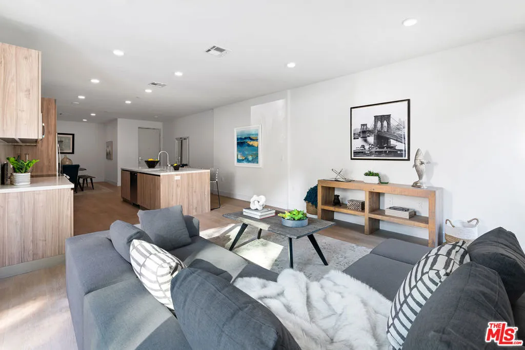 3649 Regal Place 102, Los Angeles, California 90068 home-pic-6