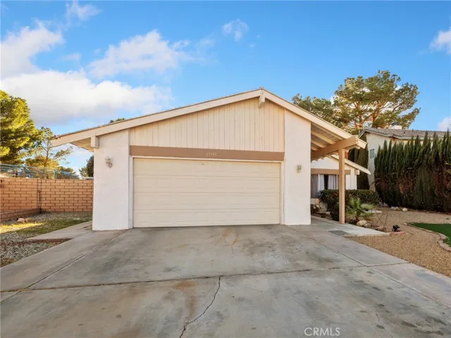 27767 Hummingbird Lane, Helendale, California 92342