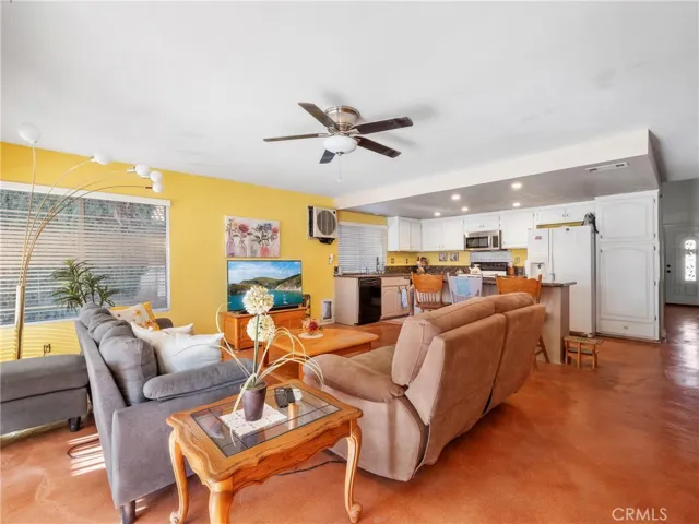 27767 Hummingbird Lane, Helendale, California 92342