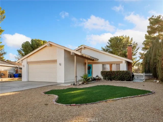 27767 Hummingbird Lane, Helendale, California 92342