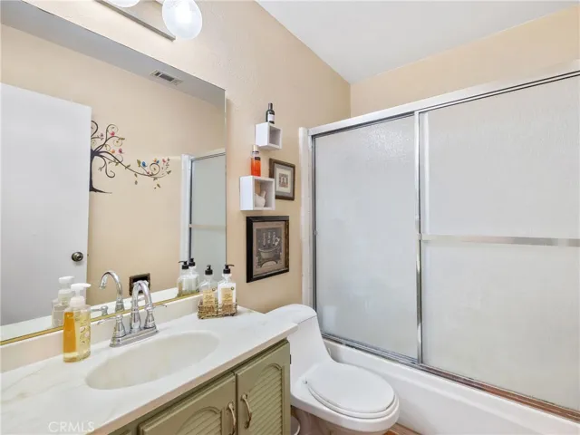 27767 Hummingbird Lane, Helendale, California 92342